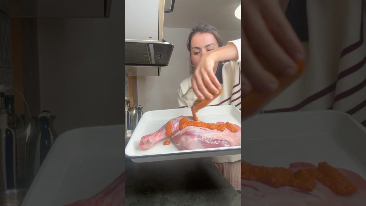 Epaule d’agneau à la sauce rouge grecque